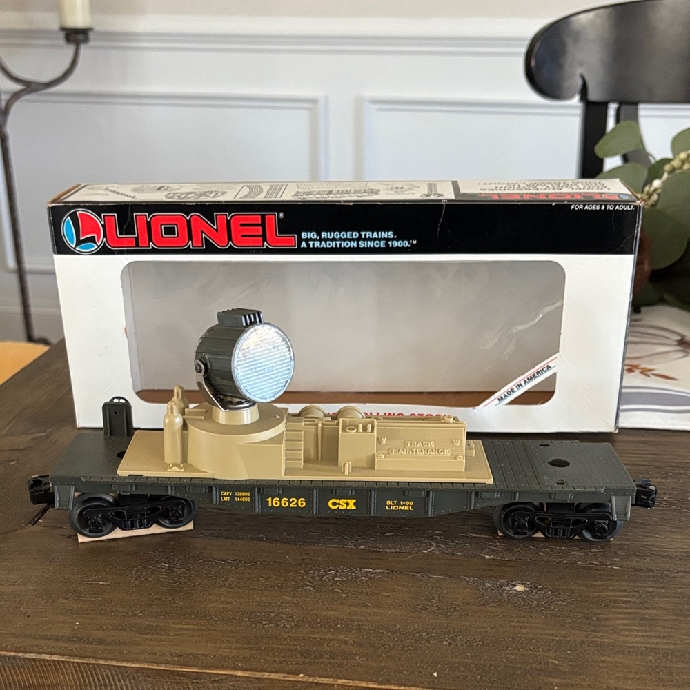Lionel O Gauge Model Train Car CSX Searchlight Car 6-16626 with box